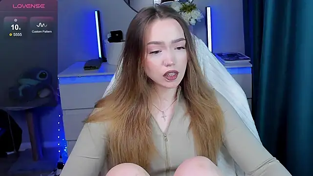 Evia r0se online show from October 24, 1:43 pm