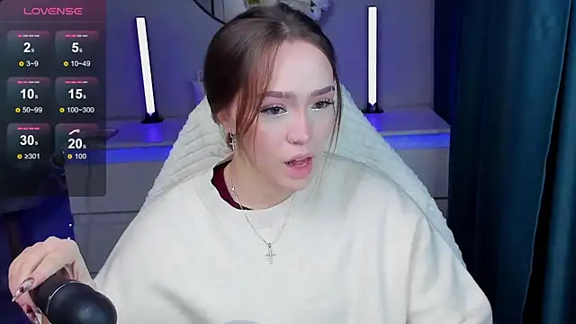 Evia r0se online show from December 2, 5:14 pm