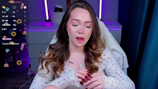 Evia r0se online show from February 17, 12:24 pm