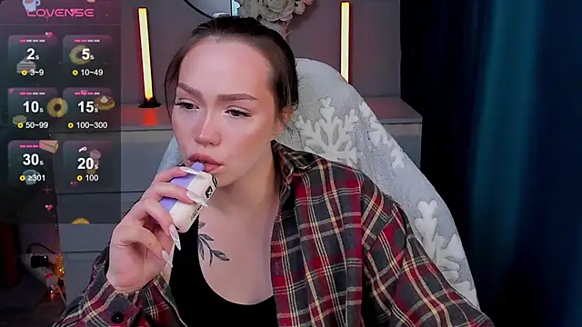 Evia r0se online show from January 14, 10:19 am