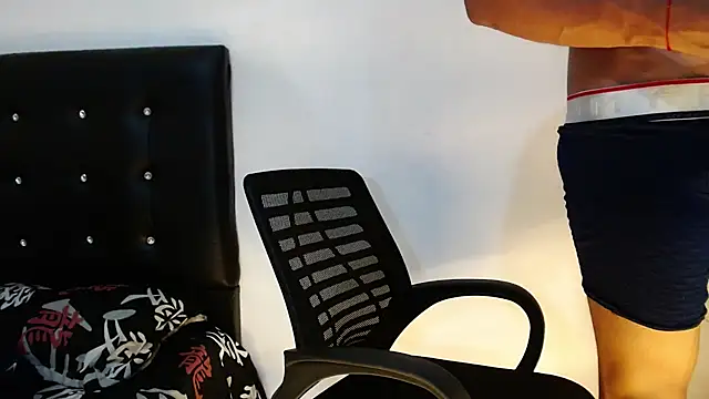 Snapshot of JacksonCooper1 chatting on January 22, 6:31 am JacksonCooper1 online show from January 22, 6:31 am