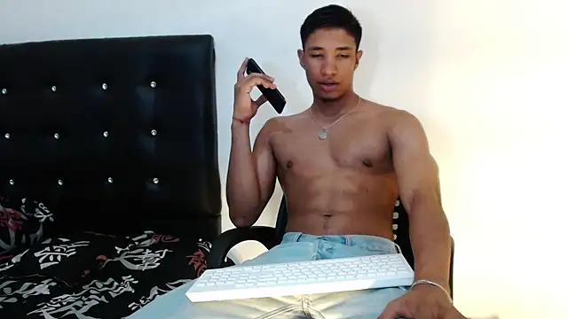 Snapshot of JacksonCooper1 chatting on February 2, 1:34 am JacksonCooper1 online show from February 2, 1:34 am