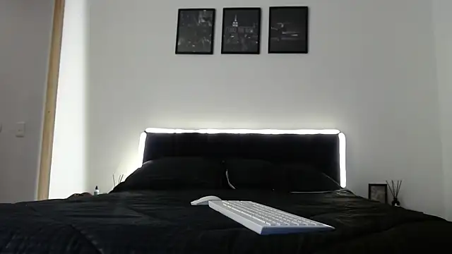 JacksonCooper1 online show from July 5, 2:49 am