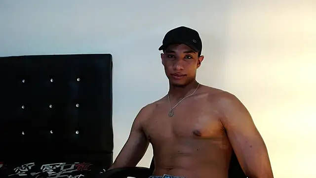 Snapshot of JacksonCooper1 chatting on February 3, 4:35 am JacksonCooper1 online show from February 3, 4:35 am