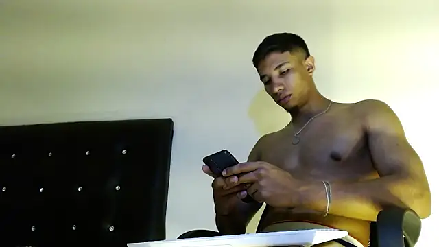 Snapshot of JacksonCooper1 chatting on January 22, 9:35 am JacksonCooper1 online show from January 22, 9:35 am