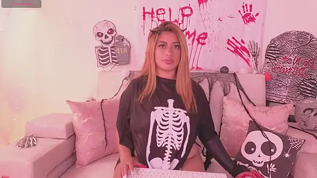 Snapshot of amy_nicolee chatting on October 29, 8:08 pm amy nicolee online show from October 29, 8:08 pm