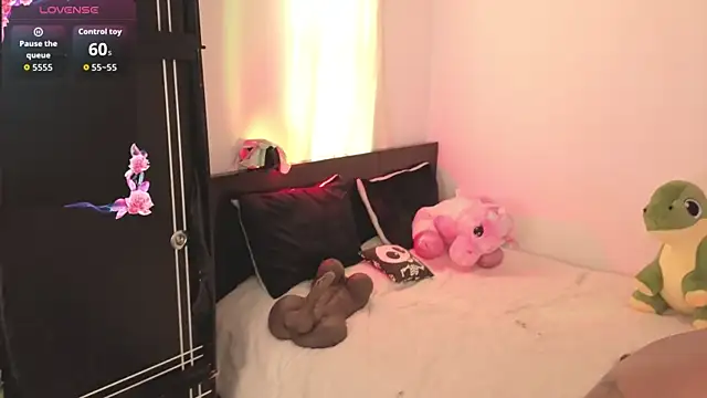 Snapshot of amy_nicolee chatting on October 23, 8:51 pm amy nicolee online show from October 23, 8:51 pm