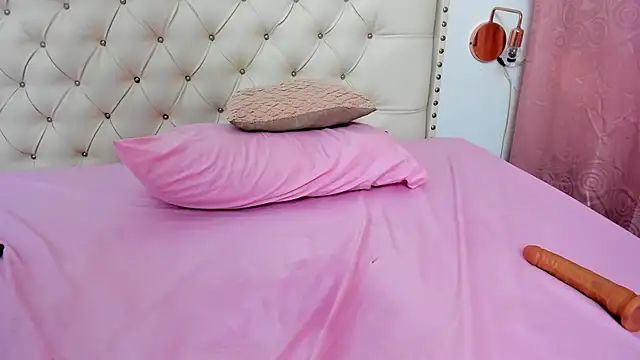 Snapshot of Kim_Eli chatting on February 9, 1:55 am Kim Eli online show from February 9, 1:55 am