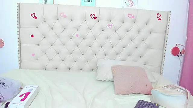 Snapshot of Kim_Eli chatting on March 7, 7:49 pm Kim Eli online show from March 7, 7:49 pm