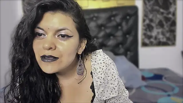 Snapshot of scarlett_w0lf chatting on November 20, 1:56 pm scarlett w0lf online show from November 20, 1:56 pm