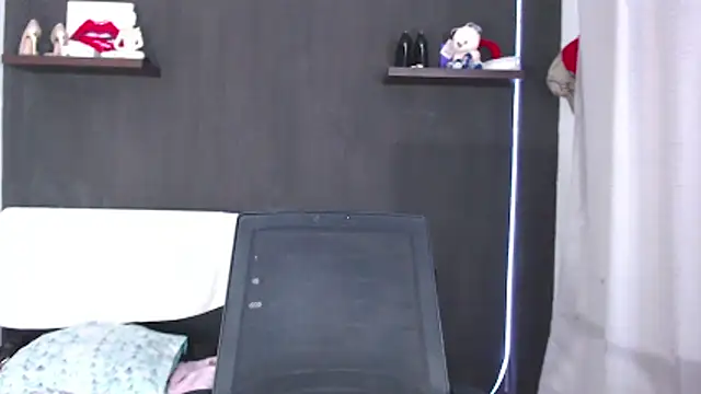 SusanLeroy online show from April 5, 9:27 am