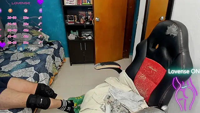 Snapshot of peanut_tangerine chatting on October 12, 1:51 am peanut tangerine online show from October 12, 1:51 am
