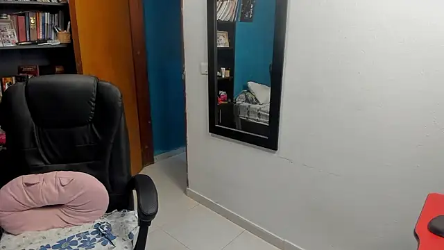 peanut tangerine online show from February 12, 1:05 am