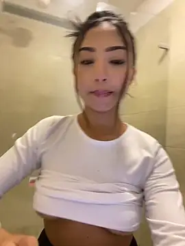 SOPHIACANDY19  online show from February 22, 10:00 pm