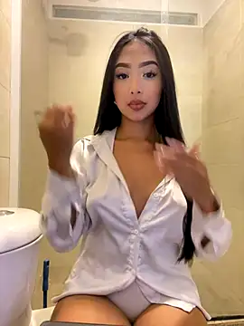 SOPHIACANDY19  online show from September 23, 11:45 pm