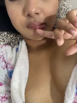 SOPHIACANDY19  online show from July 11, 10:21 pm
