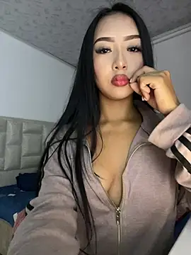 SOPHIACANDY19  online show from July 1, 12:55 am