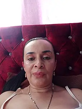 Samantha Sullivan  online show from January 14, 8:45 pm