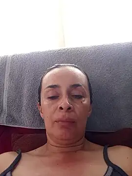 Samantha Sullivan  online show from April 9, 12:22 pm