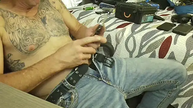 overaveragefreak4you online show from April 18, 9:44 am