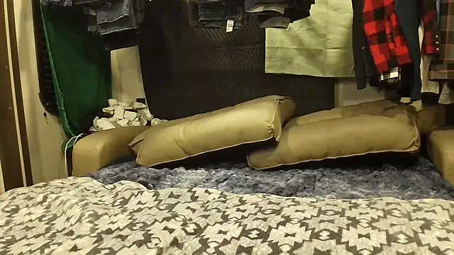 overaveragefreak4you online show from January 12, 7:04 am