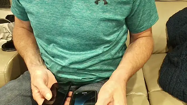 overaveragefreak4you online show from March 9, 7:34 am