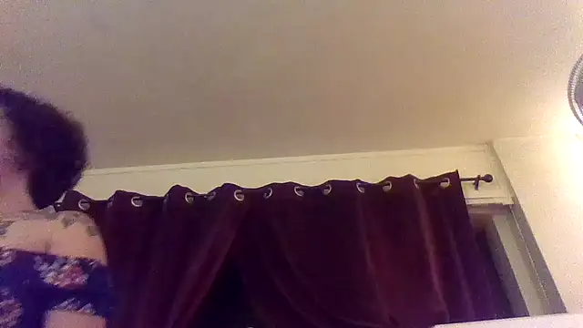 Snapshot of lachulalarubie chatting on March 10, 3:12 am lachulalarubie online show from March 10, 3:12 am