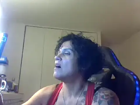 Snapshot of lachulalarubie chatting on January 4, 4:23 am lachulalarubie online show from January 4, 4:23 am