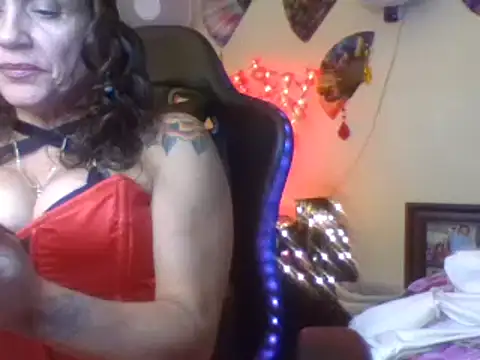 Snapshot of lachulalarubie chatting on December 12, 4:26 am lachulalarubie online show from December 12, 4:26 am