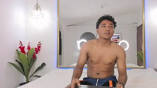 mia and masterboy online show from December 10, 2:59 am