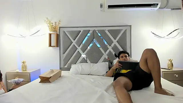 mia and masterboy online show from December 17, 3:39 am