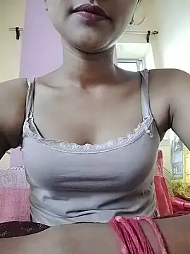 MISSQUEEN48 online show from July 12, 7:20 am