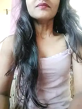 MISSQUEEN48 online show from March 22, 7:43 am