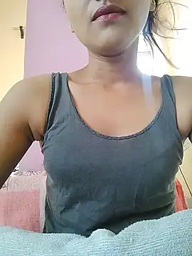 MISSQUEEN48 online show from May 26, 6:55 am