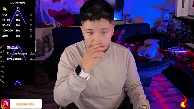 Snapshot of _AlexMorris chatting on December 4, 6:01 am AlexMorris online show from December 4, 6:01 am