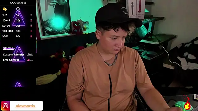 Snapshot of _AlexMorris chatting on November 25, 5:52 am AlexMorris online show from November 25, 5:52 am