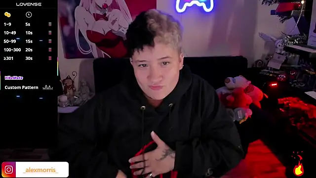 Snapshot of _AlexMorris chatting on November 5, 5:21 am AlexMorris online show from November 5, 5:21 am