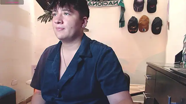 Snapshot of _AlexMorris chatting on February 12, 5:45 pm AlexMorris online show from February 12, 5:45 pm