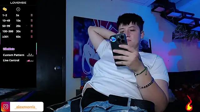 Snapshot of _AlexMorris chatting on December 20, 7:00 am AlexMorris online show from December 20, 7:00 am