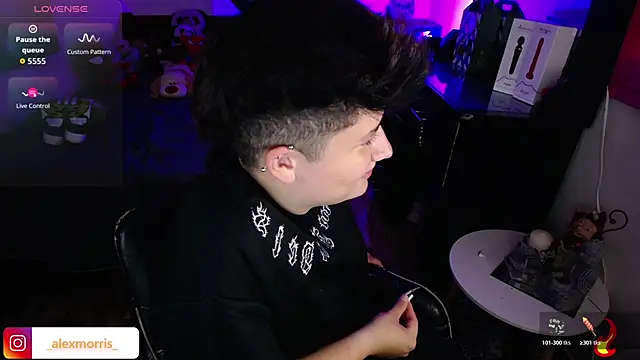 Snapshot of _AlexMorris chatting on January 17, 5:44 am AlexMorris online show from January 17, 5:44 am