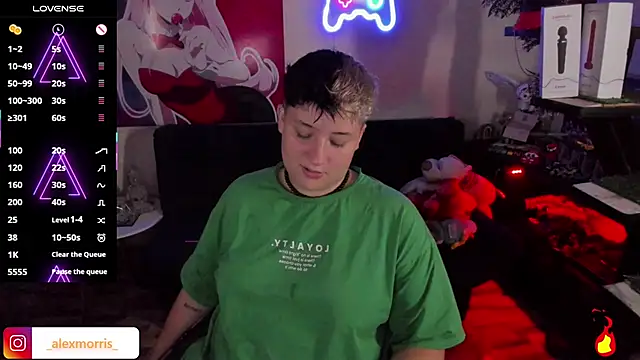 Snapshot of _AlexMorris chatting on November 6, 5:44 am AlexMorris online show from November 6, 5:44 am