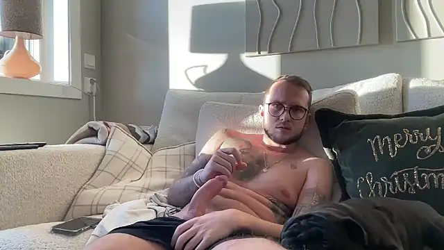 Snapshot of thehornyguy97 chatting on December 4, 1:03 pm thehornyguy97 online show from December 4, 1:03 pm