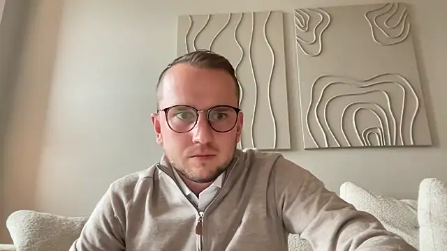 Snapshot of thehornyguy97 chatting on November 10, 11:48 am thehornyguy97 online show from November 10, 11:48 am