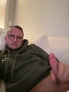 Snapshot of thehornyguy97 chatting on June 22, 10:51 pm thehornyguy97 online show from June 22, 10:51 pm