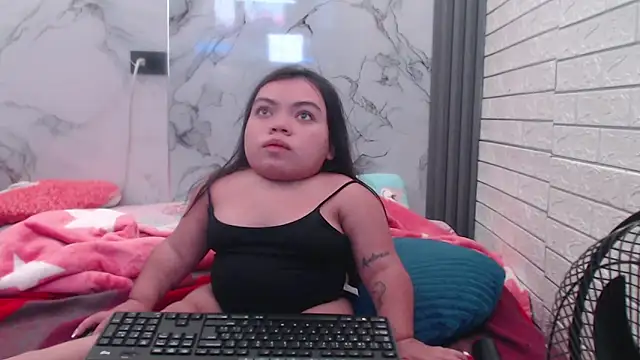 Snapshot of Michelle_Brooks chatting on October 16, 7:16 am Michelle Brooks online show from October 16, 7:16 am