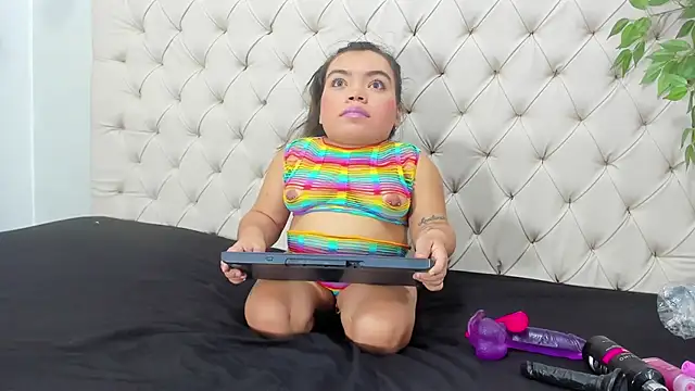 Snapshot of Michelle_Brooks chatting on February 3, 11:05 pm Michelle Brooks online show from February 3, 11:05 pm