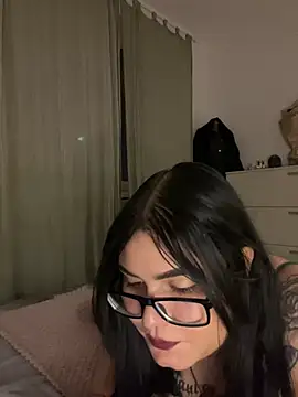 Snapshot of alexaandreea99 chatting on December 15, 10:04 pm alexaandreea99 online show from December 15, 10:04 pm