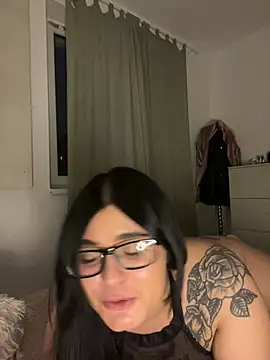 Snapshot of alexaandreea99 chatting on December 14, 9:56 pm alexaandreea99 online show from December 14, 9:56 pm