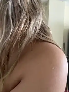 Snapshot of Candy_sr chatting on February 27, 5:35 pm Candy sr online show from February 27, 5:35 pm