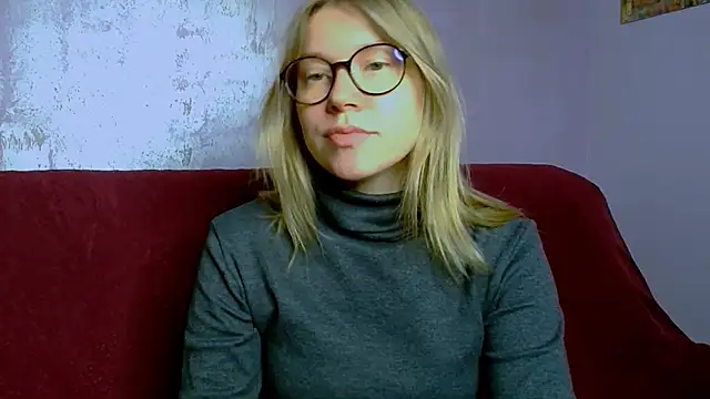 Snapshot of TaylorBre chatting on October 11, 6:36 am TaylorBre online show from October 11, 6:36 am